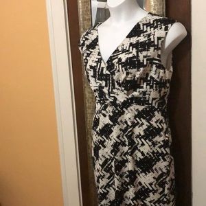 💜Blk & white abstract print dress
